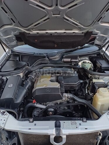Mercedes E 230 1996, 302,000 km - 2.3 l - Bakı