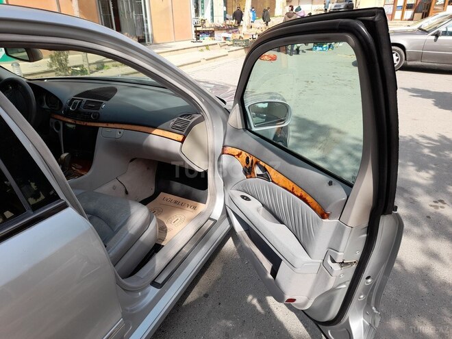 Mercedes E 320 2002, 292,000 km - 3.2 l - Bakı