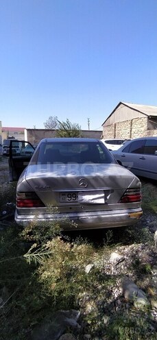 Mercedes E 220 1995, 230,000 km - 2.2 l - Bakı
