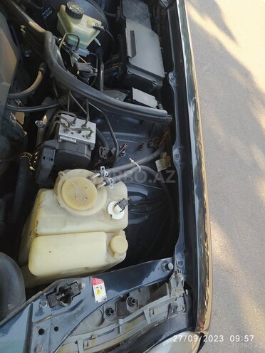 Mercedes E 240 1998, 266,000 km - 2.4 l - Sumqayıt