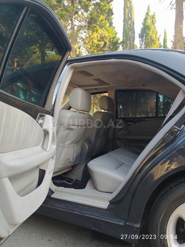 Mercedes E 240 1998, 266,000 km - 2.4 l - Sumqayıt