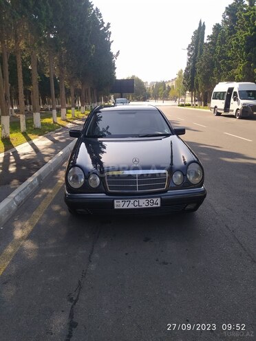 Mercedes E 240 1998, 266,000 km - 2.4 l - Sumqayıt
