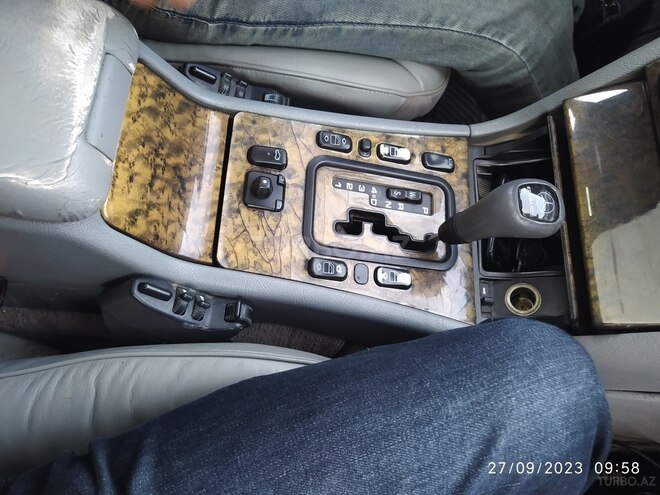 Mercedes E 240 1998, 266,000 km - 2.4 l - Sumqayıt