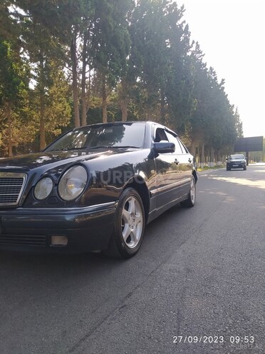 Mercedes E 240 1998, 266,000 km - 2.4 l - Sumqayıt