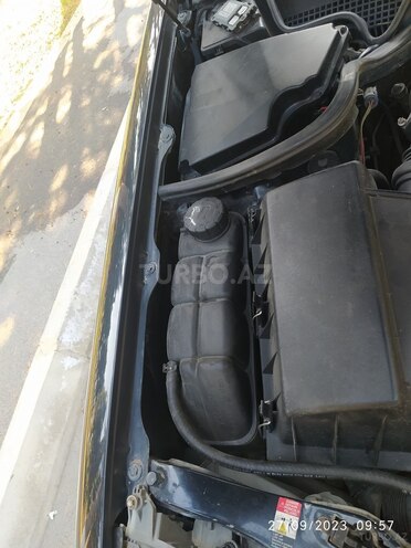 Mercedes E 240 1998, 266,000 km - 2.4 l - Sumqayıt