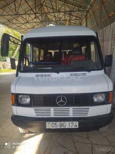 Mercedes 208 D 1995, 200,000 km - 2.0 l - Qazax