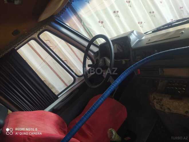 Mercedes 208 D 1995, 200,000 km - 2.0 l - Qazax