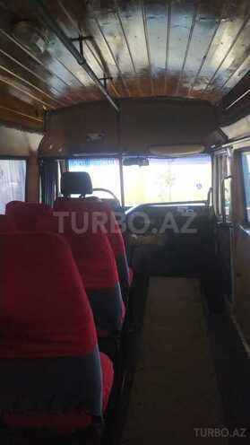 Mercedes 208 D 1995, 200,000 km - 2.0 l - Qazax
