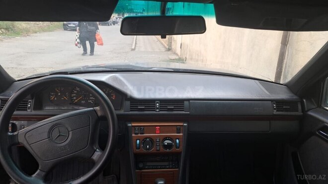 Mercedes E 200 1994, 150,000 km - 2.0 л - Bakı