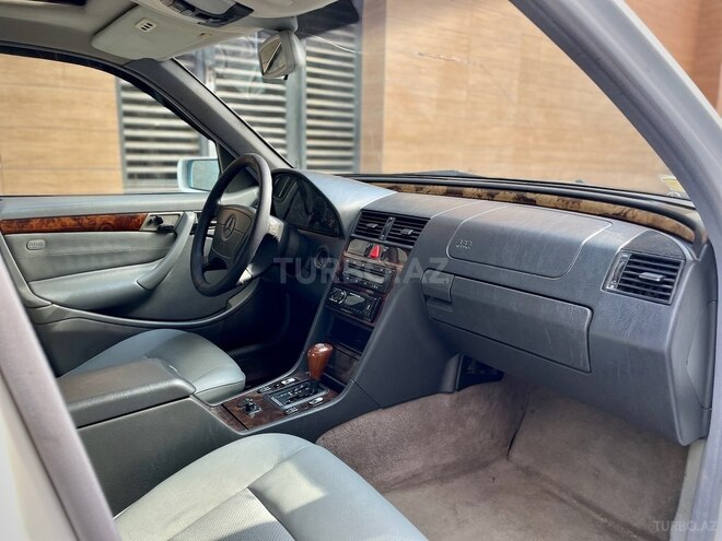 Mercedes C 230 1997, 312,546 km - 2.3 l - Bakı