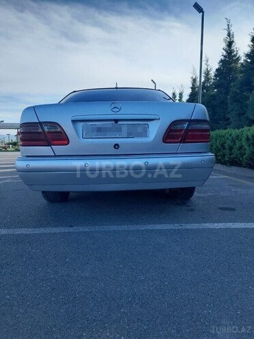Mercedes E 320 1999, 260,000 km - 3.2 л - Şəki