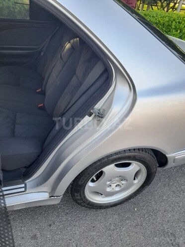 Mercedes E 320 1999, 260,000 km - 3.2 л - Şəki