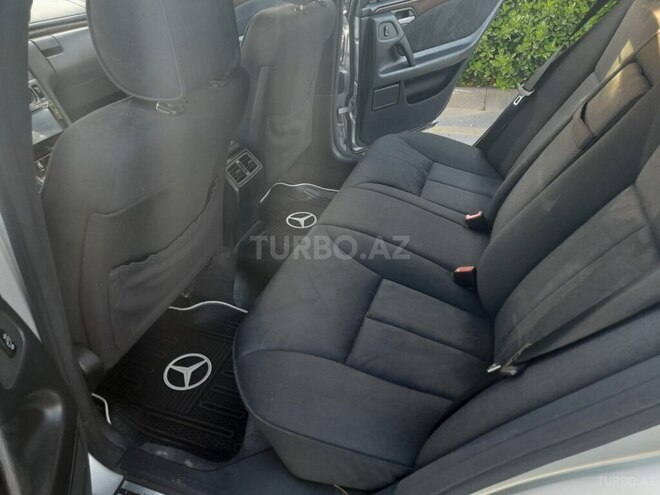 Mercedes E 320 1999, 260,000 km - 3.2 л - Şəki