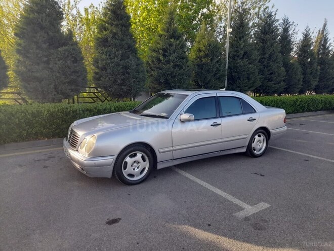 Mercedes E 320 1999, 260,000 km - 3.2 л - Şəki