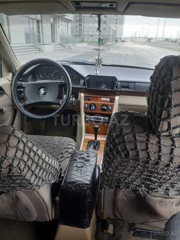 Mercedes E 220 1993, 331,252 km - 2.2 l - Bərdə
