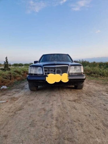Mercedes E 220 1993, 331,252 km - 2.2 l - Bərdə
