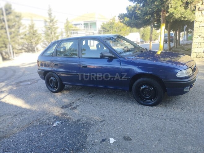 Opel Astra 1996, 298,521 km - 1.6 l - Bakı