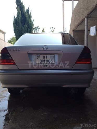 Mercedes C 240 2000, 123,030 km - 2.4 l - Bakı