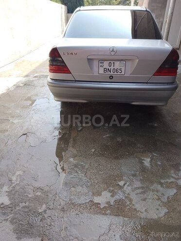 Mercedes C 240 2000, 123,030 km - 2.4 l - Bakı