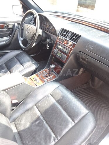 Mercedes C 240 2000, 123,030 km - 2.4 l - Bakı