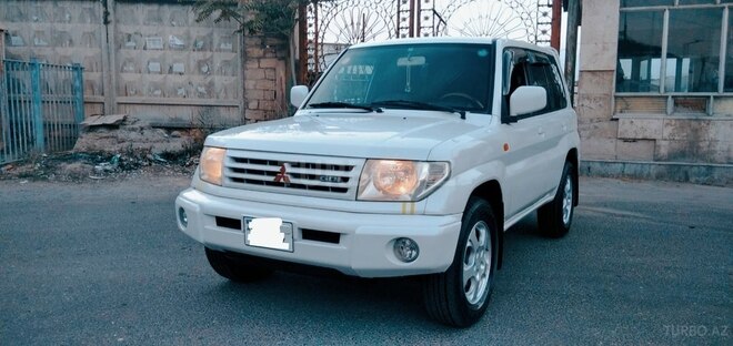 Mitsubishi Pajero io 1999, 300,000 km - 1.8 l - Bakı