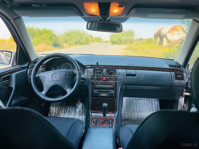 Mercedes E 240 2000, 242,000 km - 2.4 l - Şəmkir