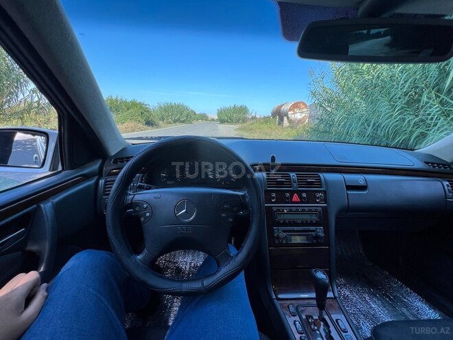 Mercedes E 240 2000, 242,000 km - 2.4 l - Şəmkir