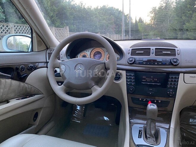 Mercedes E 240 2002, 290,000 km - 2.6 l - Bakı