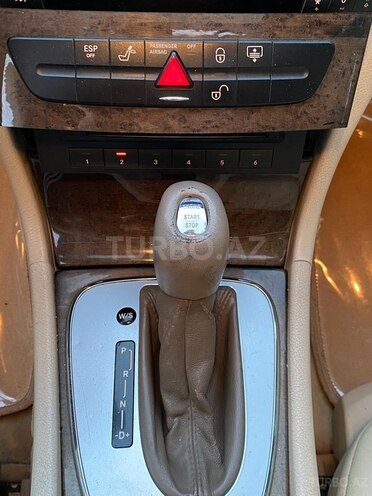 Mercedes E 240 2002, 290,000 km - 2.6 l - Bakı