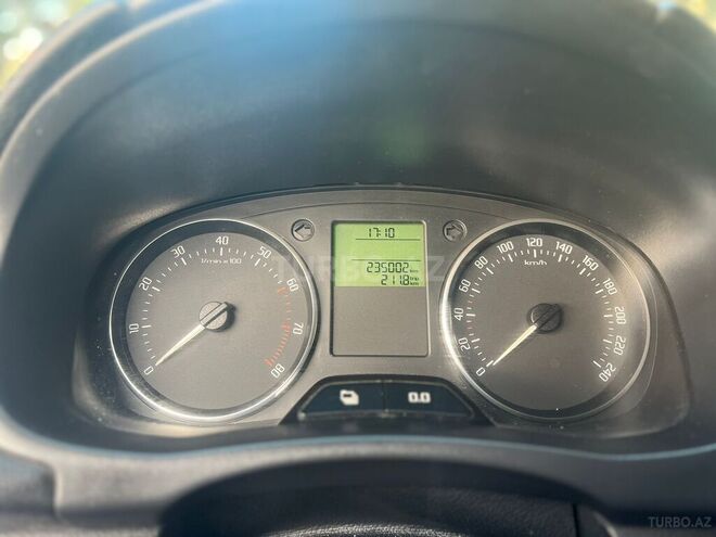 Skoda Fabia 2012, 236,000 km - 1.6 l - Bakı
