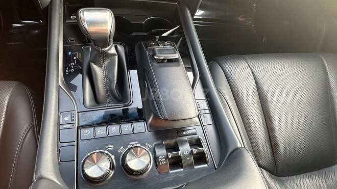 Lexus LX 450