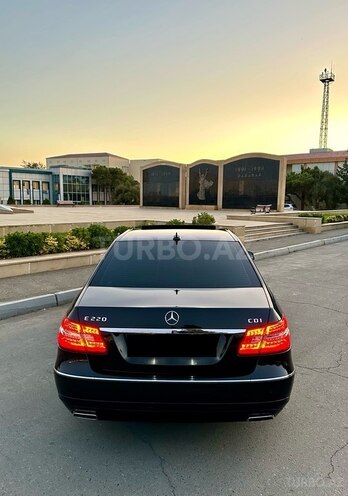 Mercedes E 220 2013, 198,099 km - 2.2 l - Bakı