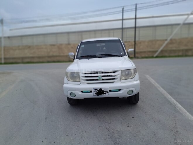 Mitsubishi Pajero io 2001, 200,000 km - 2.0 l - Bakı