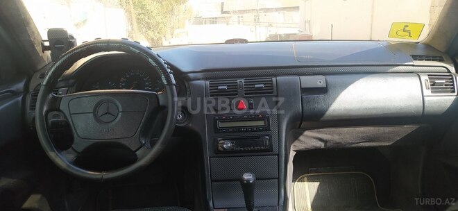 Mercedes E 220 1996, 589,233 km - 2.2 l - Bakı