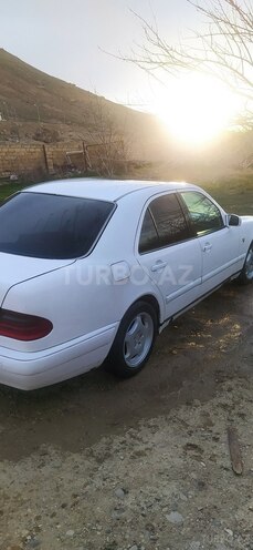 Mercedes E 220 1996, 589,233 km - 2.2 l - Bakı