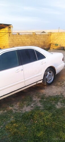 Mercedes E 220 1996, 589,233 km - 2.2 l - Bakı