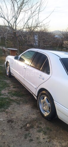 Mercedes E 220 1996, 589,233 km - 2.2 l - Bakı
