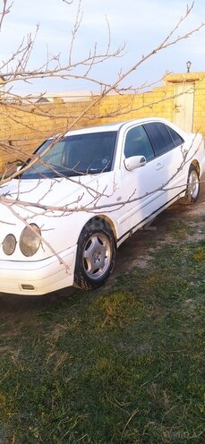 Mercedes E 220 1996, 589,233 km - 2.2 l - Bakı
