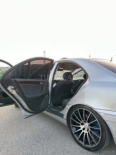 Mercedes C 270 2001, 330,000 km - 2.7 l - Bakı