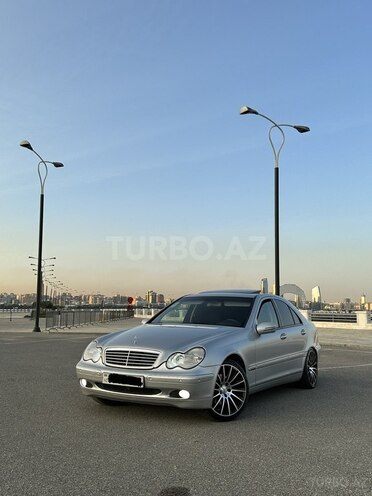 Mercedes C 270 2001, 330,000 km - 2.7 l - Bakı