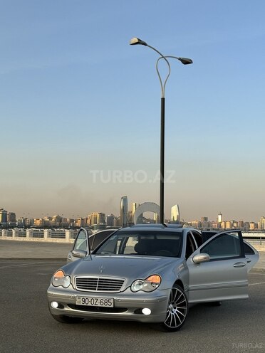 Mercedes C 270 2001, 330,000 km - 2.7 l - Bakı