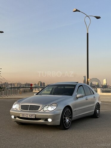 Mercedes C 270 2001, 330,000 km - 2.7 l - Bakı