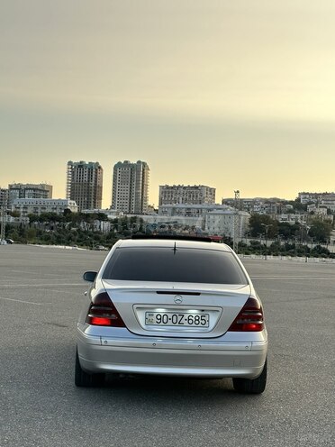 Mercedes C 270 2001, 330,000 km - 2.7 l - Bakı