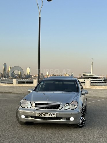 Mercedes C 270 2001, 330,000 km - 2.7 l - Bakı