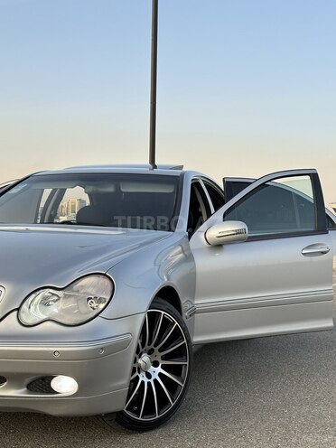 Mercedes C 270 2001, 330,000 km - 2.7 l - Bakı