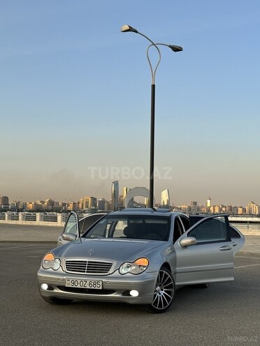 Mercedes C 270 2001, 330,000 km - 2.7 l - Bakı