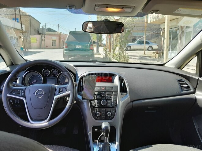 Opel Astra 2015, 180,000 km - 1.4 l - Bakı