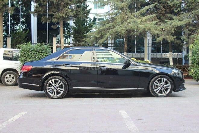 Mercedes E 220 2015, 176,620 km - 2.2 l - Bakı