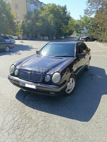 Mercedes E 200 2000, 298,500 km - 2.0 l - Bakı