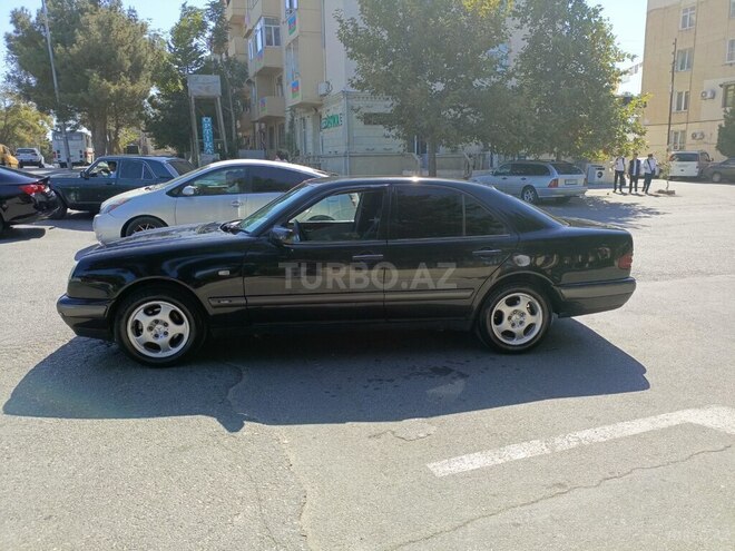 Mercedes E 200 2000, 298,500 km - 2.0 l - Bakı